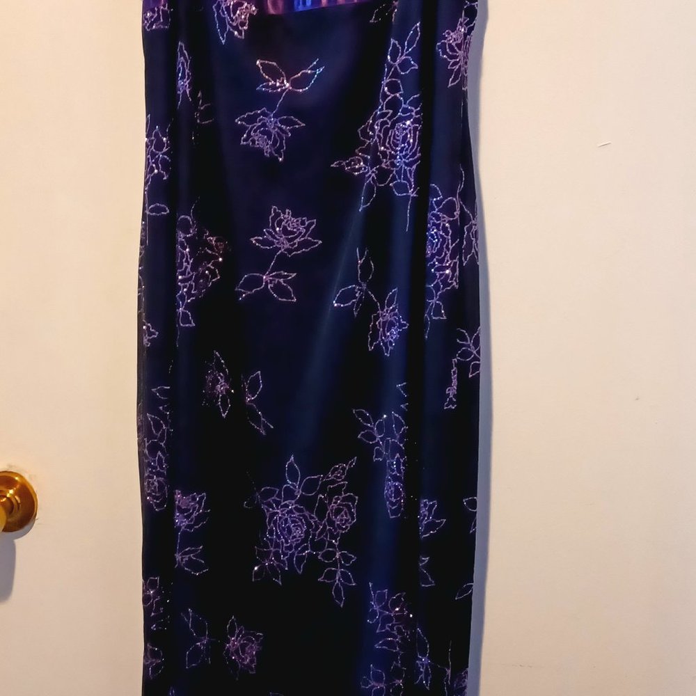 Dress - Picture 4 of 4